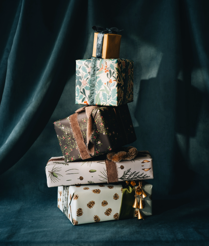 Pinecone Holiday Gift Wrap