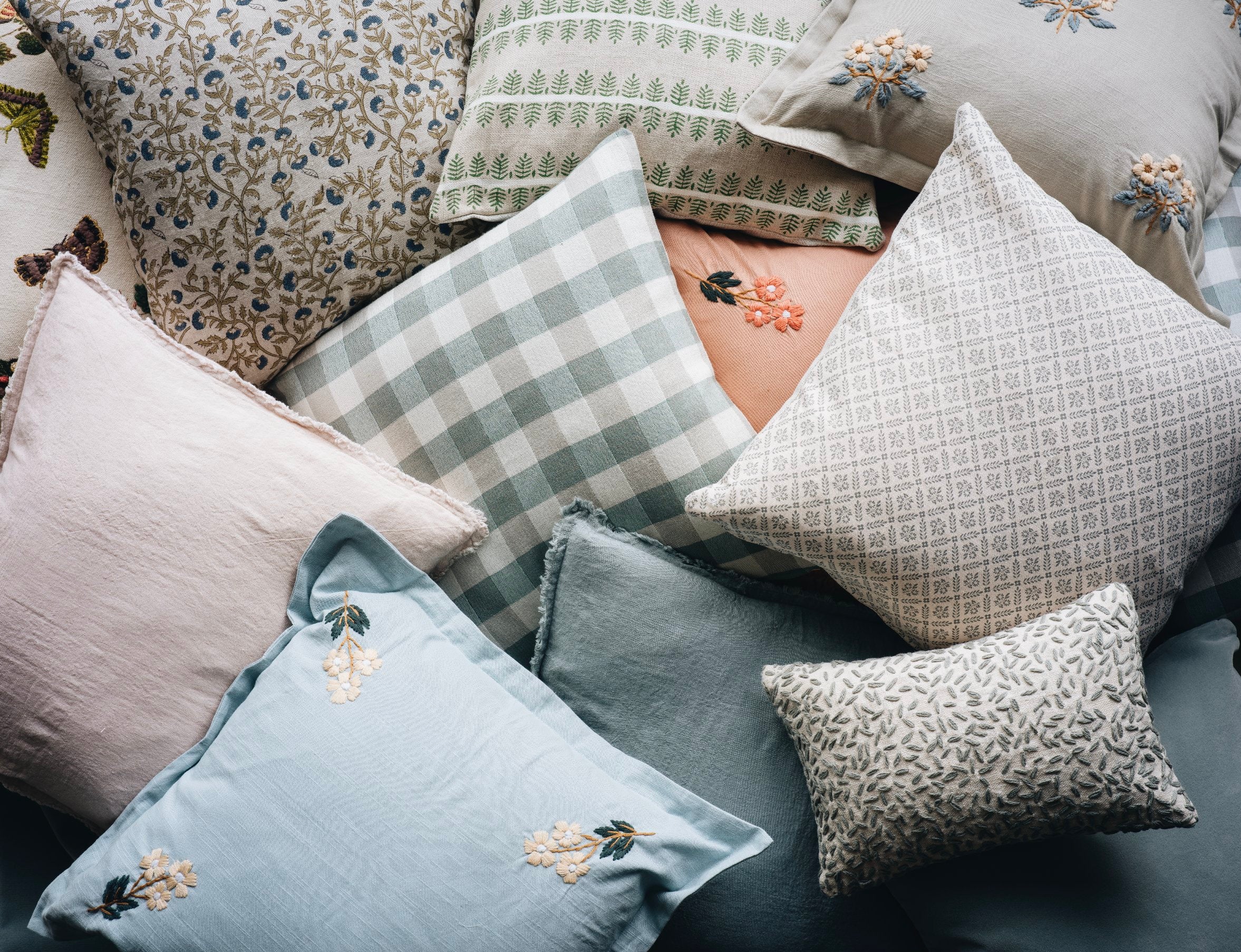 S|H Exclusive Pillows