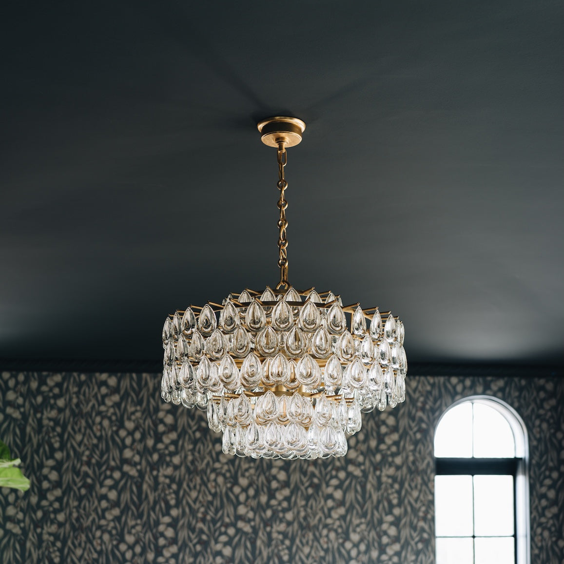 Liscia Medium Chandelier
