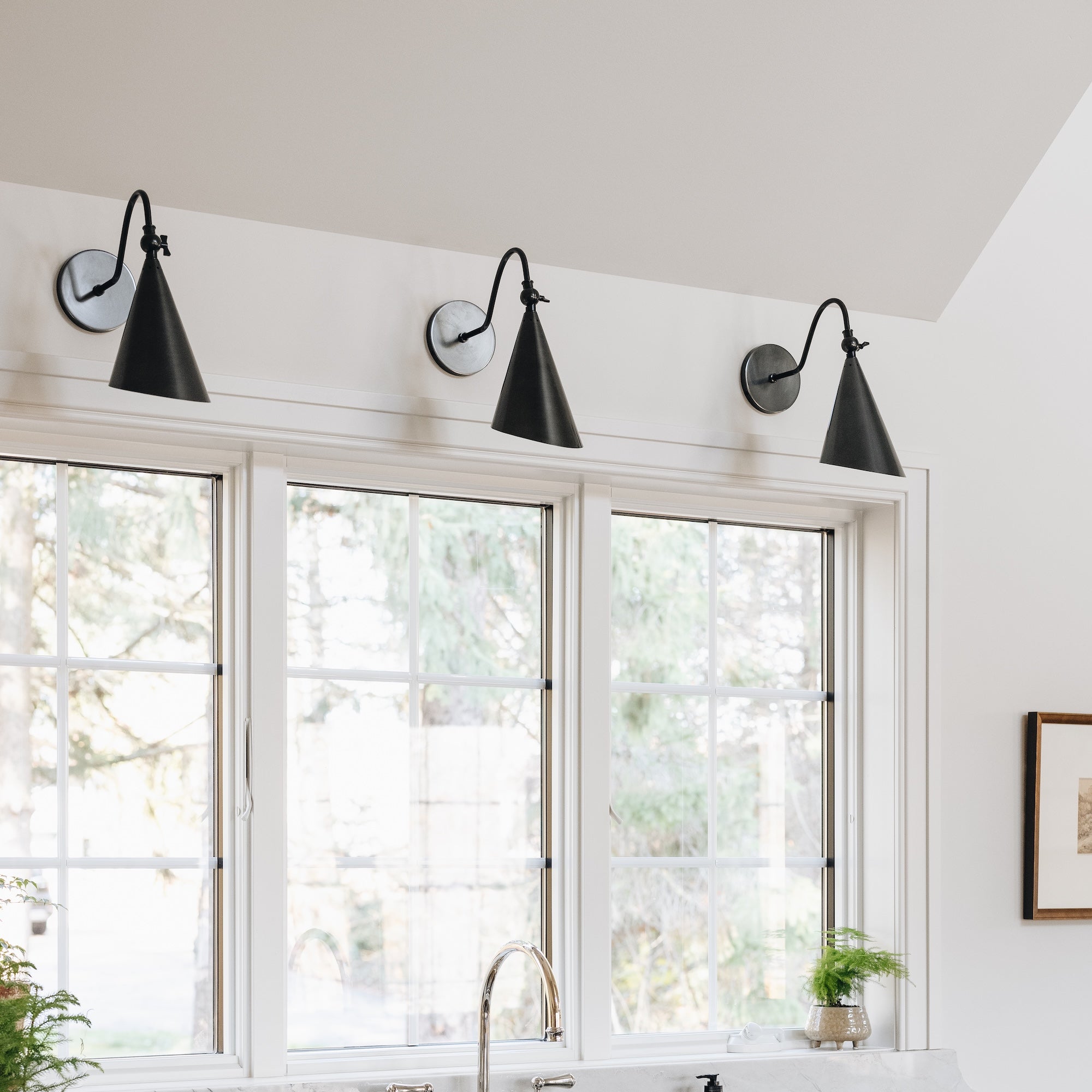 Lupe Wall Sconce