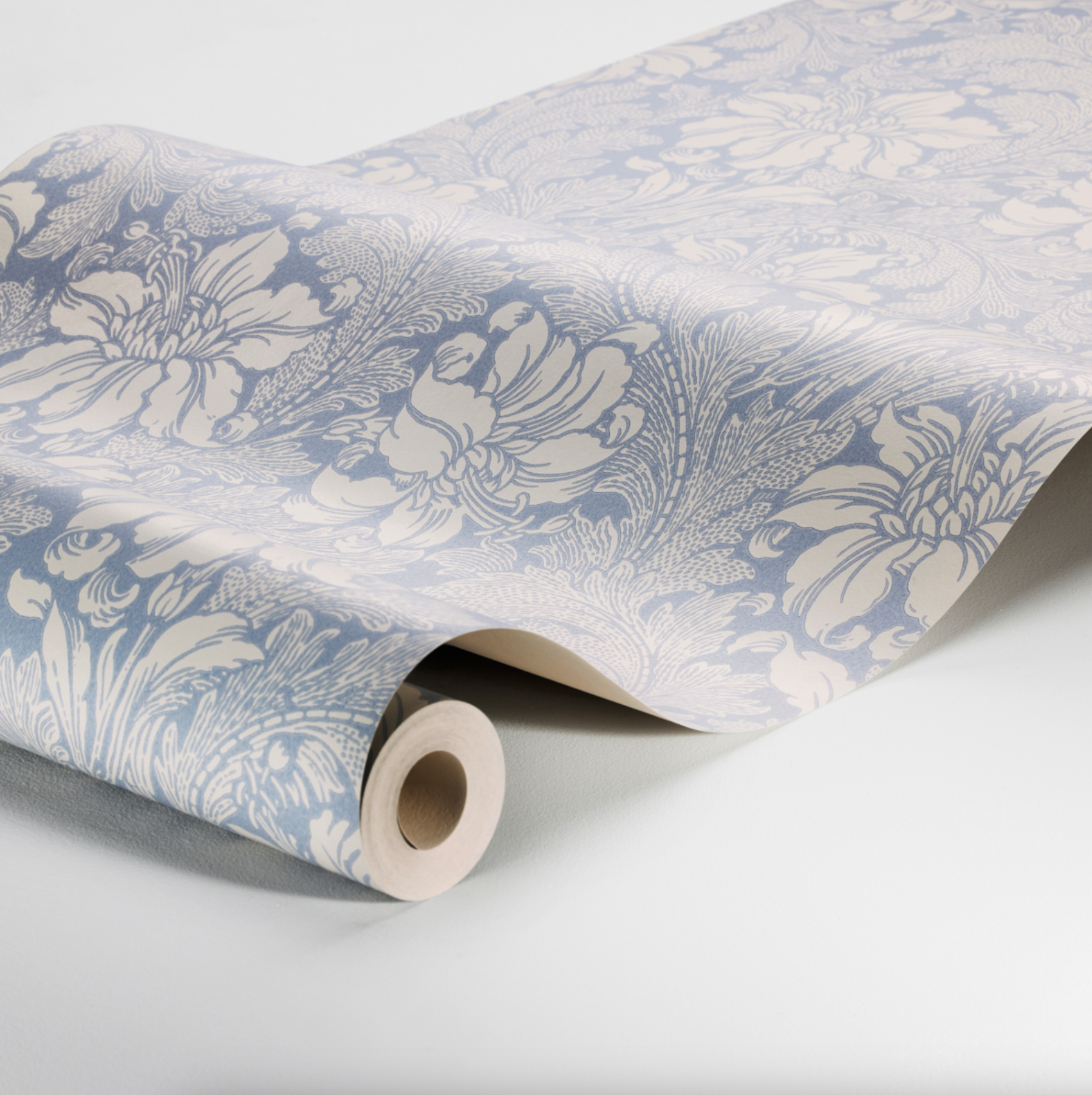 Acanthus Garden Wallpaper