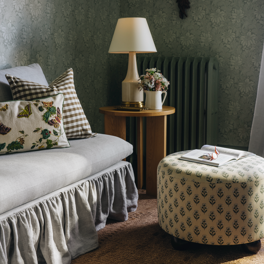 Thelma Settee