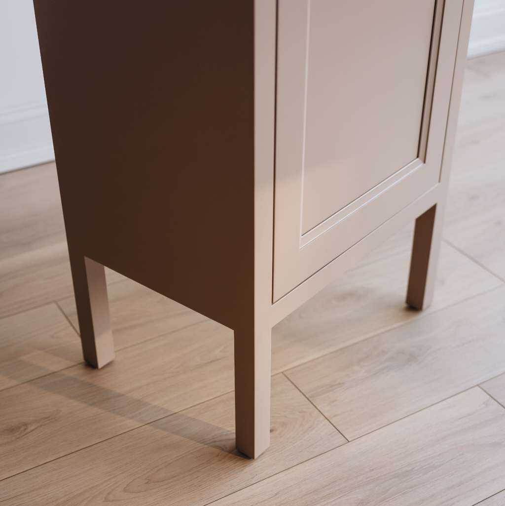 Chapman Vented Cupboard - 21"