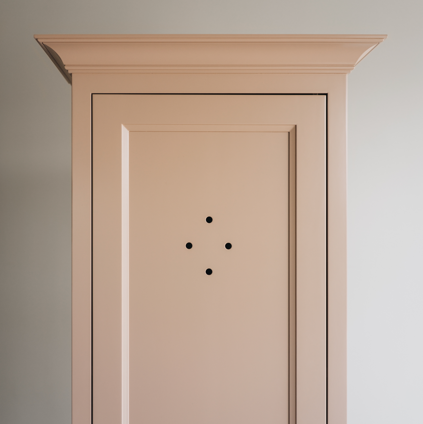 Chapman Vented Cupboard - 24"