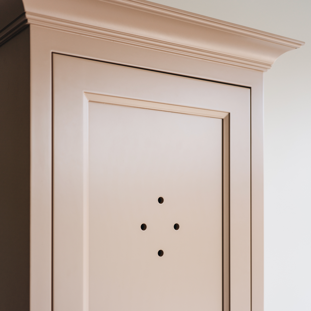 Chapman Vented Cupboard - 21"