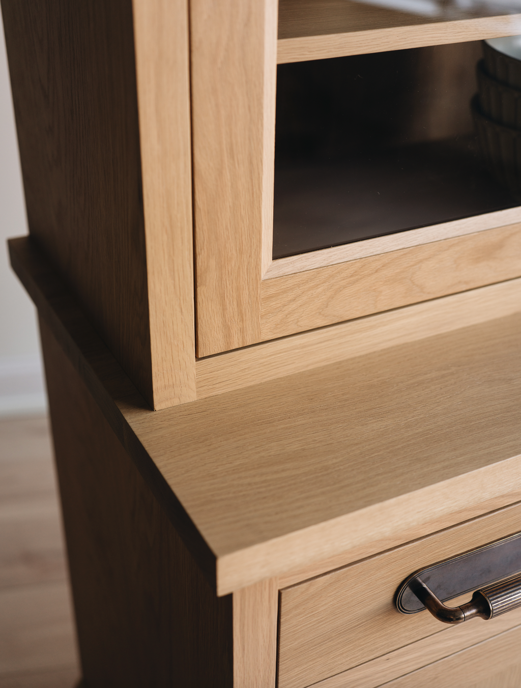 Madison Glass Hutch - 2 Door / 2 Drawer Base