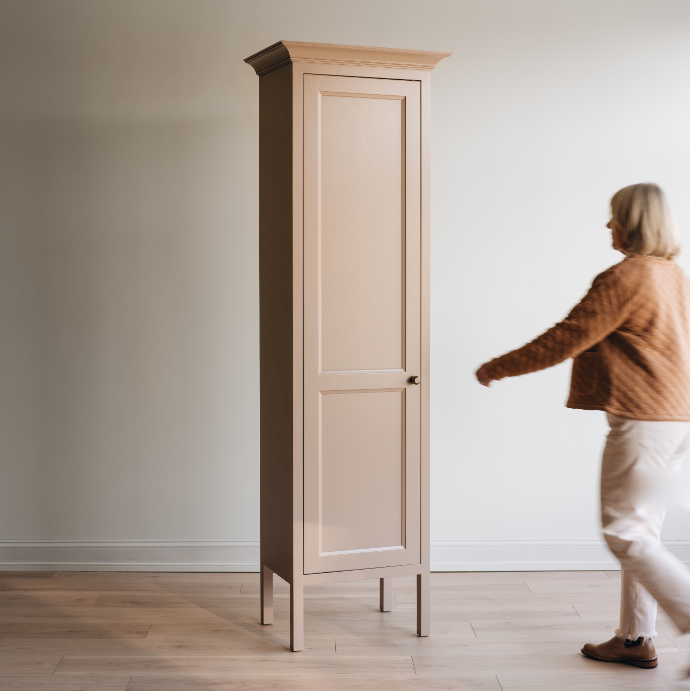 Chapman Cupboard - 21"