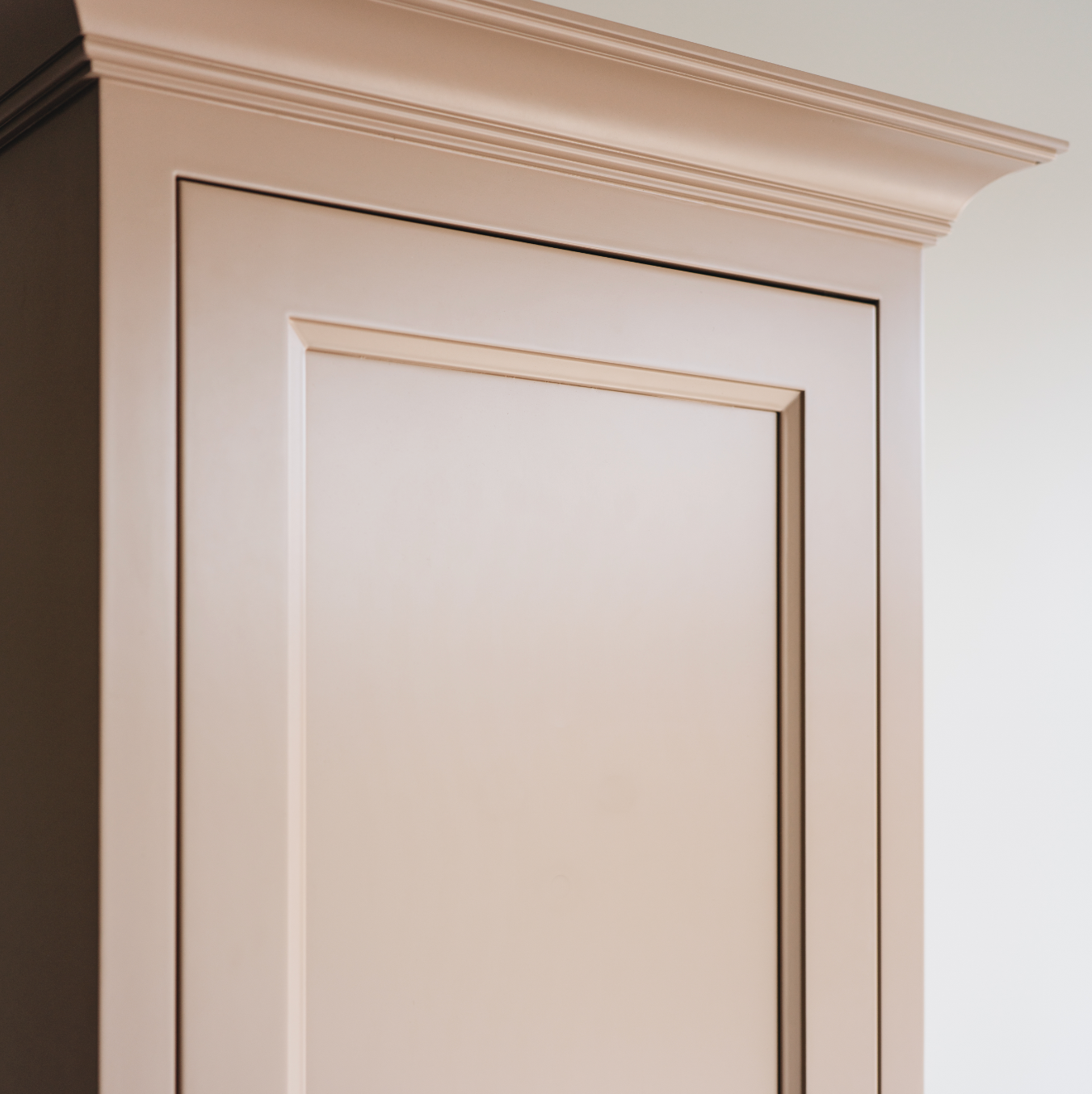 Chapman Cupboard - 21"