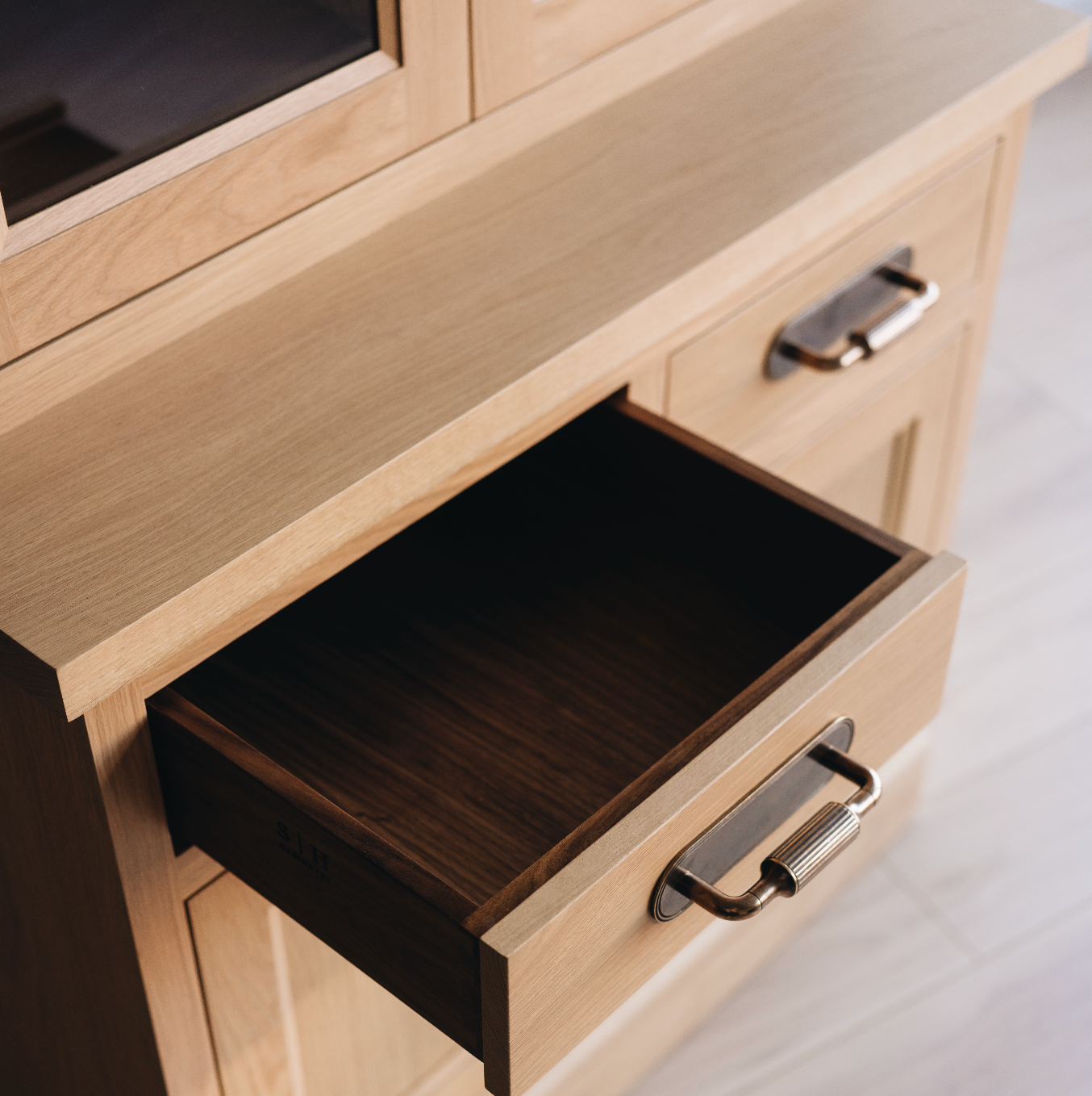 Madison Glass Hutch - 4 Drawer Base