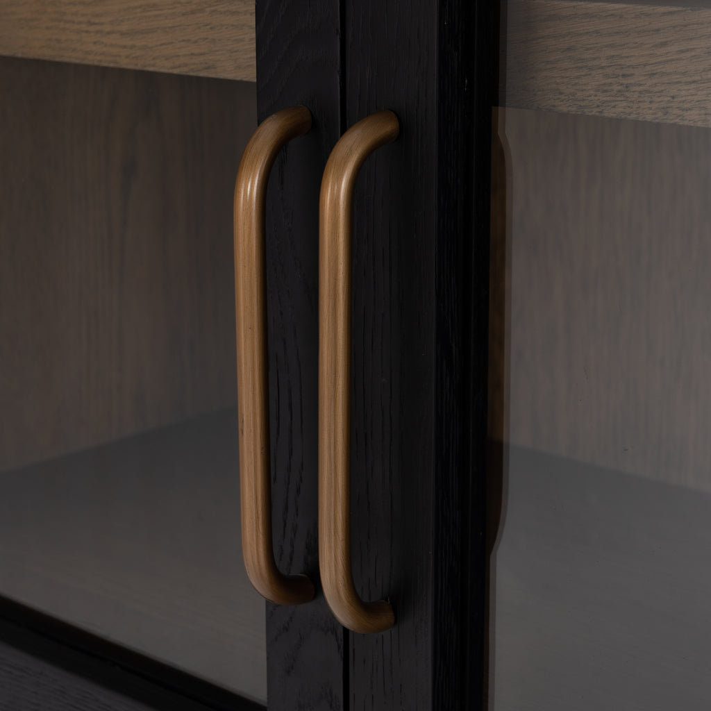 Leighton Cabinet