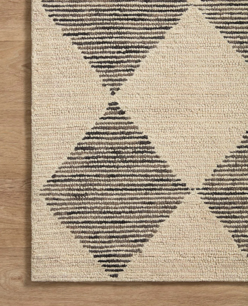Chris Loves Julia x Loloi Francis Beige / Charcoal FRA-01